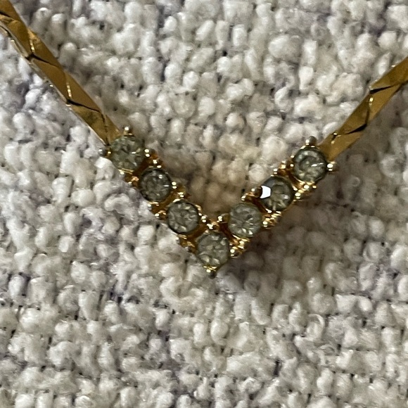 Christian Dior V Motif Rhinestone Elegant Gold Tone Necklace - Picture 3 of 9